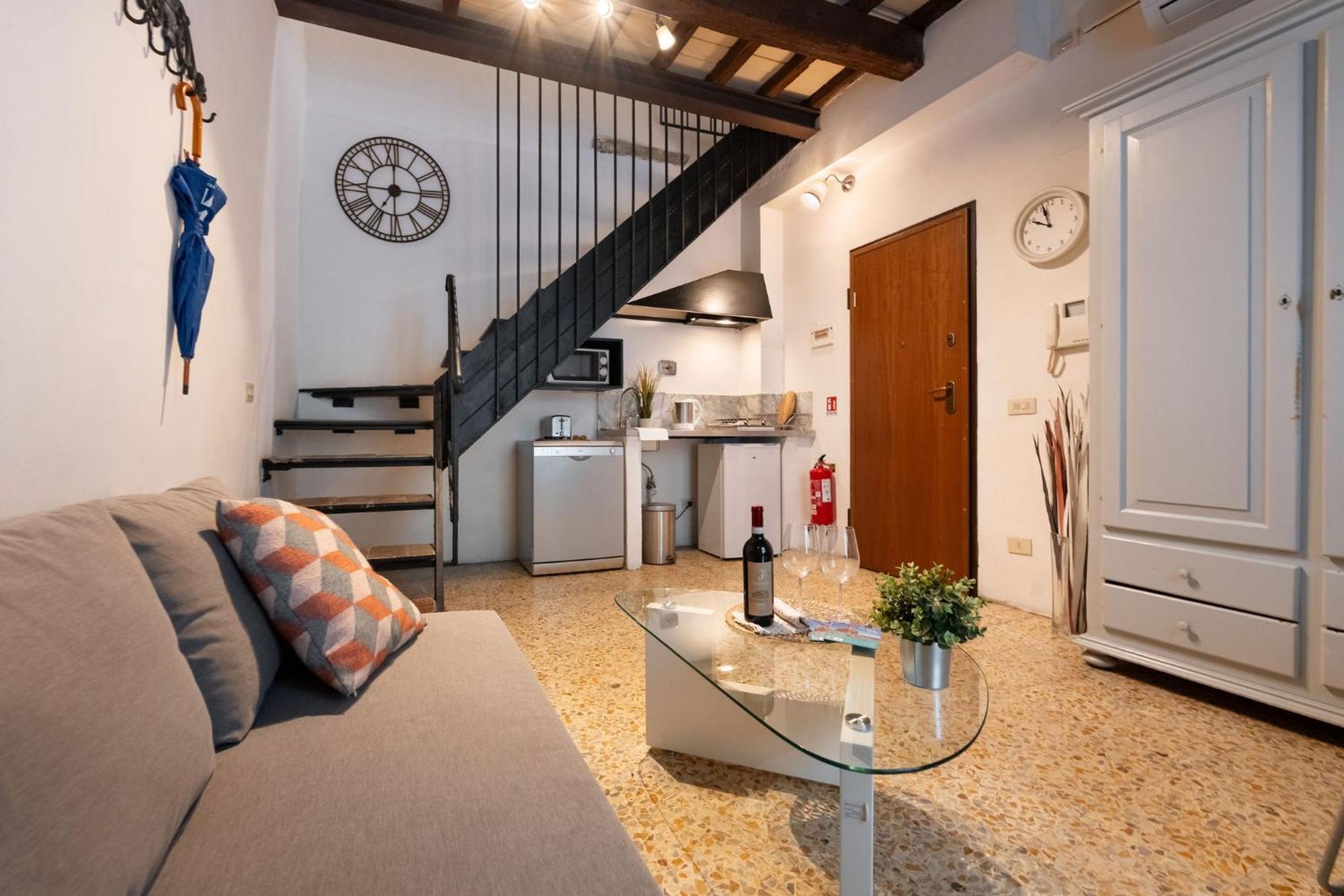 F1 - Santa Croce One Bedroom Apartment For Couples フィレンツェ エクステリア 写真
