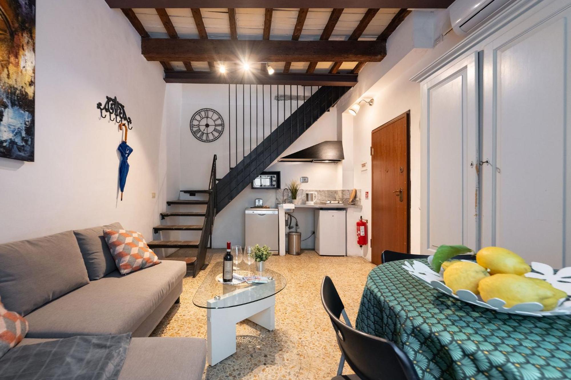 F1 - Santa Croce One Bedroom Apartment For Couples フィレンツェ エクステリア 写真